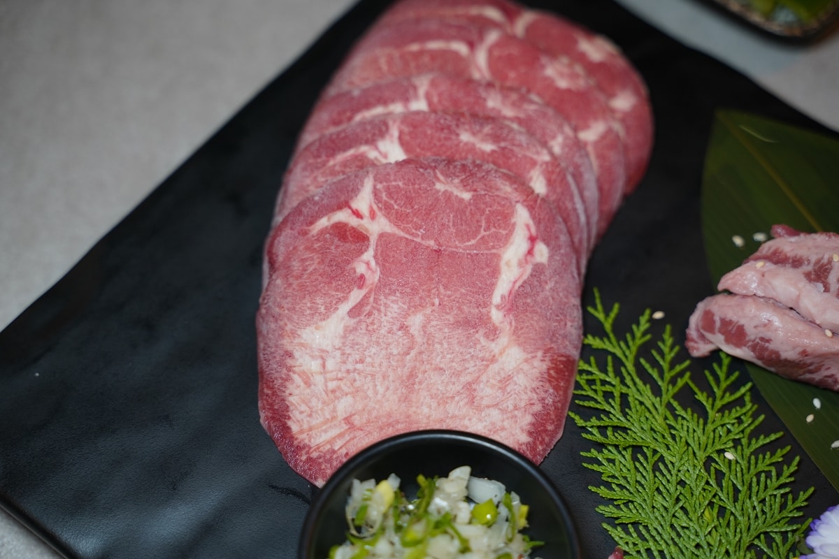 【台北和牛燒肉推薦】日本A5黑毛和牛/澳洲M9和牛/美國SRF極黑和牛吃到飽 火之舞蓁品燒