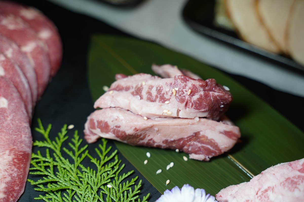【台北和牛燒肉推薦】日本A5黑毛和牛/澳洲M9和牛/美國SRF極黑和牛吃到飽 火之舞蓁品燒