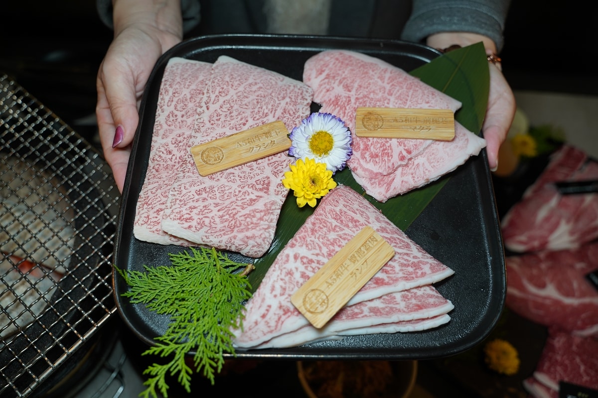 【台北和牛燒肉推薦】日本A5黑毛和牛/澳洲M9和牛/美國SRF極黑和牛吃到飽 火之舞蓁品燒