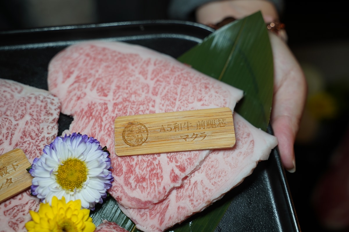 【台北和牛燒肉推薦】日本A5黑毛和牛/澳洲M9和牛/美國SRF極黑和牛吃到飽 火之舞蓁品燒