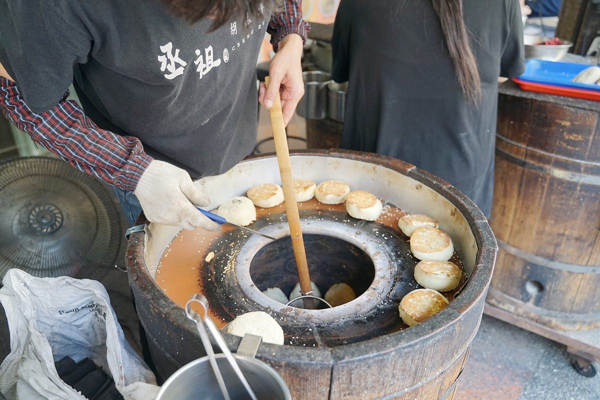 【新竹小吃推薦】創立於1941年新竹在地老店 冷凍胡椒餅禮盒送禮好選擇 丞祖胡椒餅新竹北門店