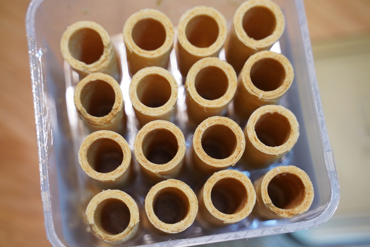 【實心蛋捲禮盒推薦】台中十大伴手禮/台灣百大糕餅/亞太十大伴手禮 小小兵聯名粹蛋捲禮盒 - 第4張圖 【實心蛋捲禮盒推薦】台中十大伴手禮/台灣百大糕餅/亞太十大伴手禮 小小兵聯名粹蛋捲禮盒