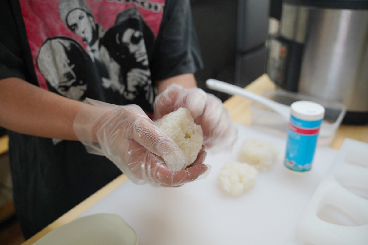 【自家製米おにぎり日野出】大阪平野美食推薦 百年歷史在地農家 現點現捏自製日式飯糰