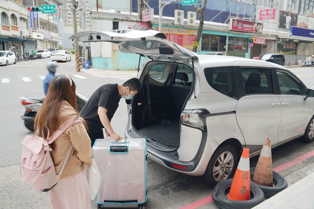【桃園國際機場接送服務推薦】機場快綫專業機場接送 線上乘車試算/預約/24小時接送服務 觀光商務包車首選