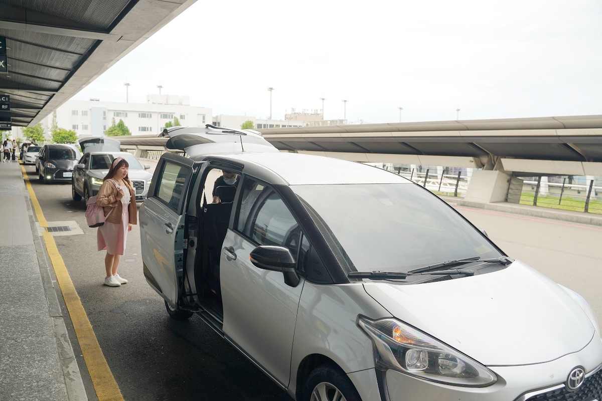 【桃園國際機場接送服務推薦】機場快綫專業機場接送 線上乘車試算/預約/24小時接送服務 觀光商務包車首選