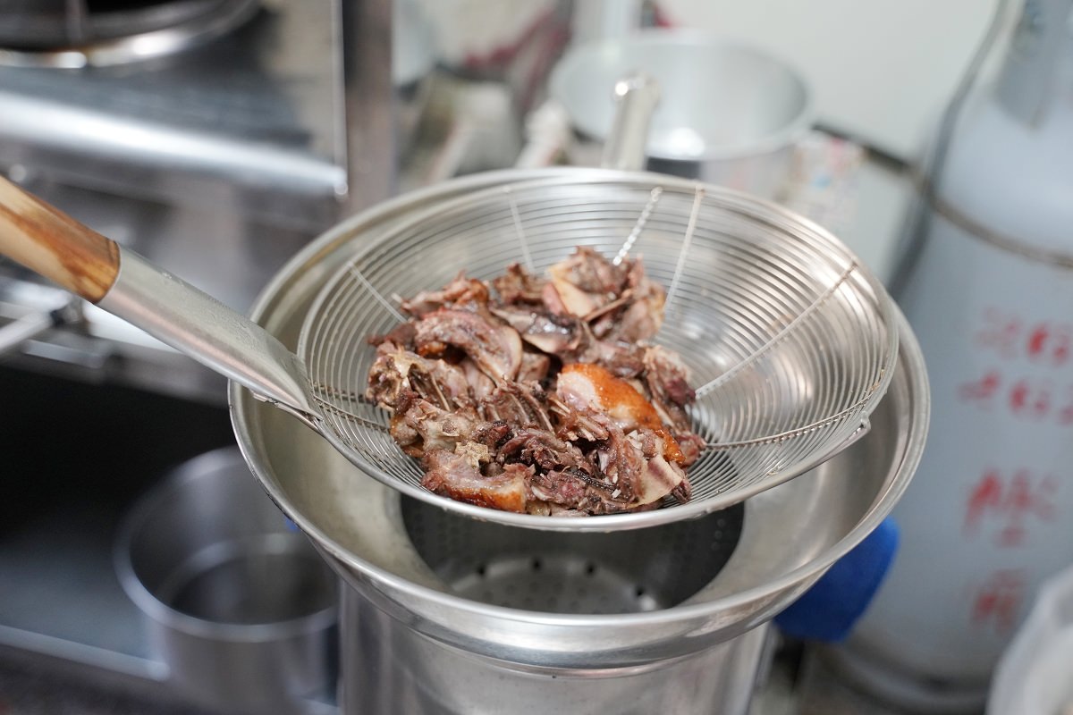 【台南永康烤鴨推薦】創立於民國86年路竹老店 正宗炭火麥芽糖一鴨三吃 一品香烤鴨