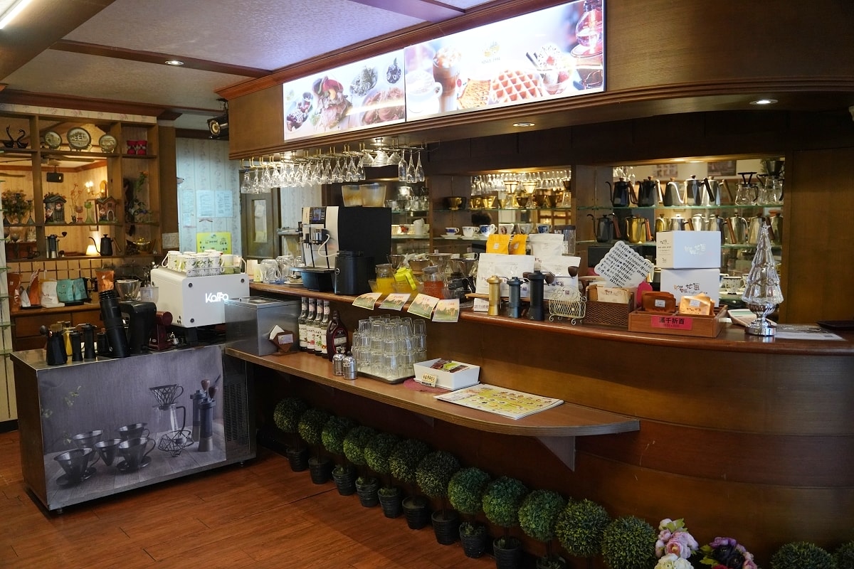 【東海咖啡廳推薦】東海藝術街下午茶好選擇 咖啡飲料吧無限暢飲/互動式手沖咖啡 艾凡里咖啡