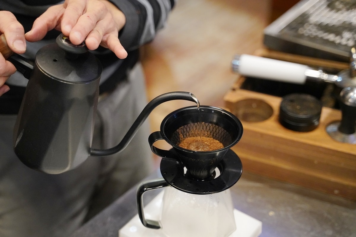 【東海咖啡廳推薦】東海藝術街下午茶好選擇 咖啡飲料吧無限暢飲/互動式手沖咖啡 艾凡里咖啡