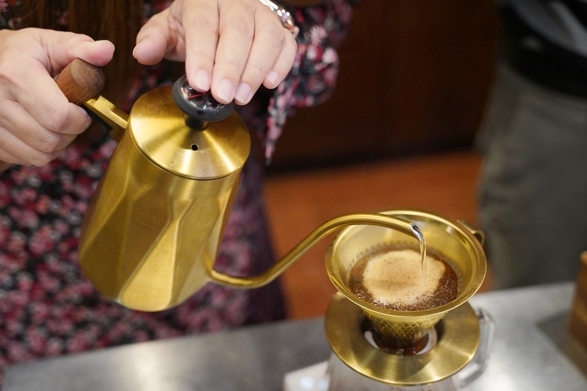 【東海咖啡廳推薦】東海藝術街下午茶好選擇 咖啡飲料吧無限暢飲/互動式手沖咖啡 艾凡里咖啡