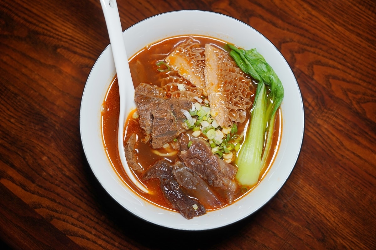 【天母牛肉麵推薦】天母棒球場美食餐廳好選擇 紅燒蕃茄牛肉麵美味必點 Table 27