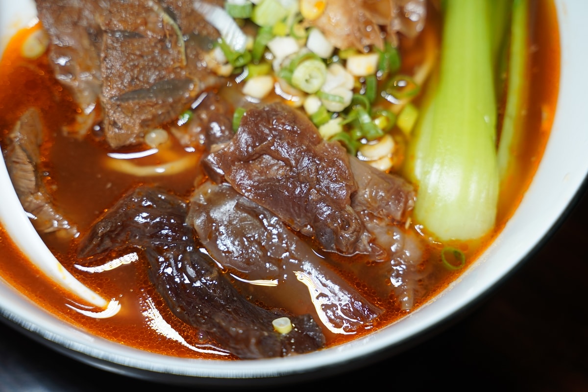 【天母牛肉麵推薦】天母棒球場美食餐廳好選擇 紅燒蕃茄牛肉麵美味必點 Table 27