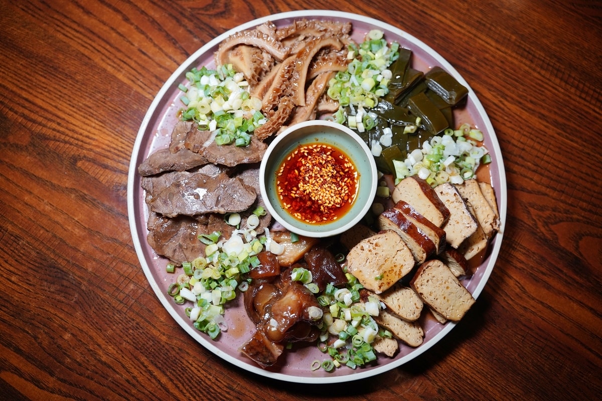 【天母牛肉麵推薦】天母棒球場美食餐廳好選擇 紅燒蕃茄牛肉麵美味必點 Table 27