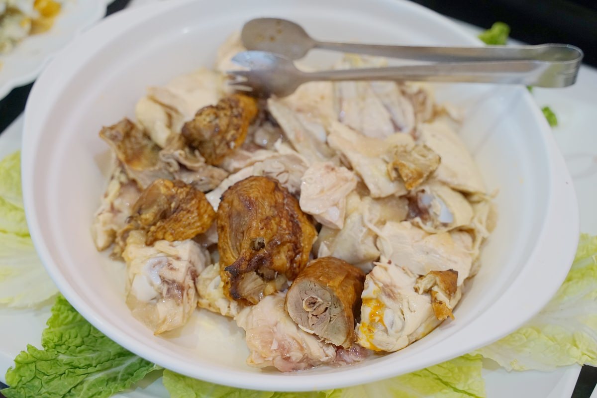 【台中南屯吃到飽推薦】台中聚餐餐廳好選擇 熟食百匯無限量供應吃到飽 羽葉麻辣火鍋台中都會館