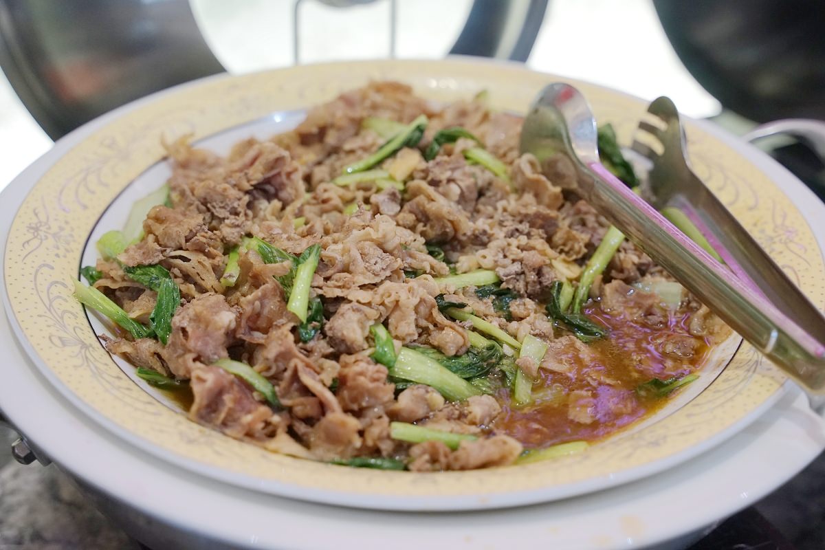 【台中南屯吃到飽推薦】台中聚餐餐廳好選擇 熟食百匯無限量供應吃到飽 羽葉麻辣火鍋台中都會館