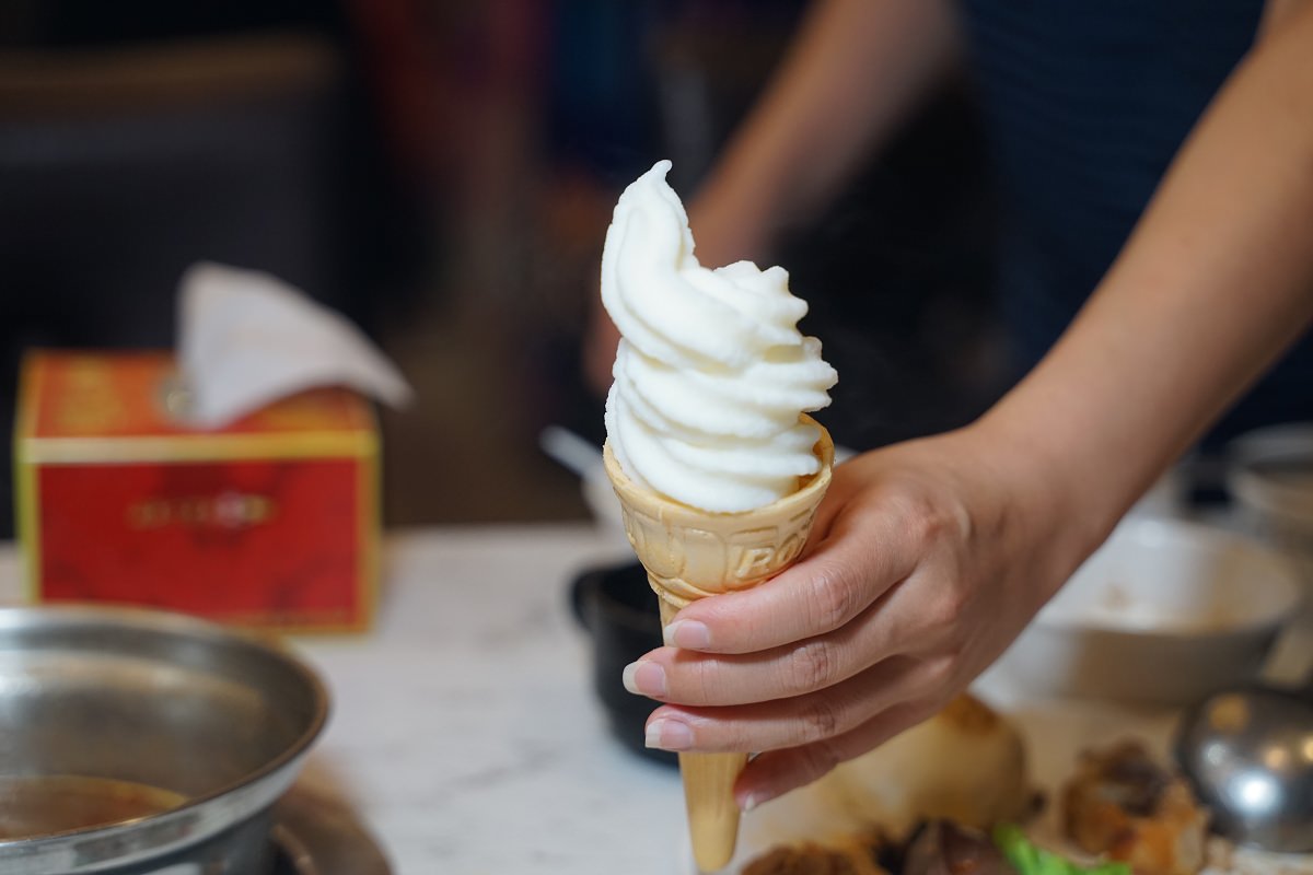 【台中南屯吃到飽推薦】台中聚餐餐廳好選擇 熟食百匯無限量供應吃到飽 羽葉麻辣火鍋台中都會館