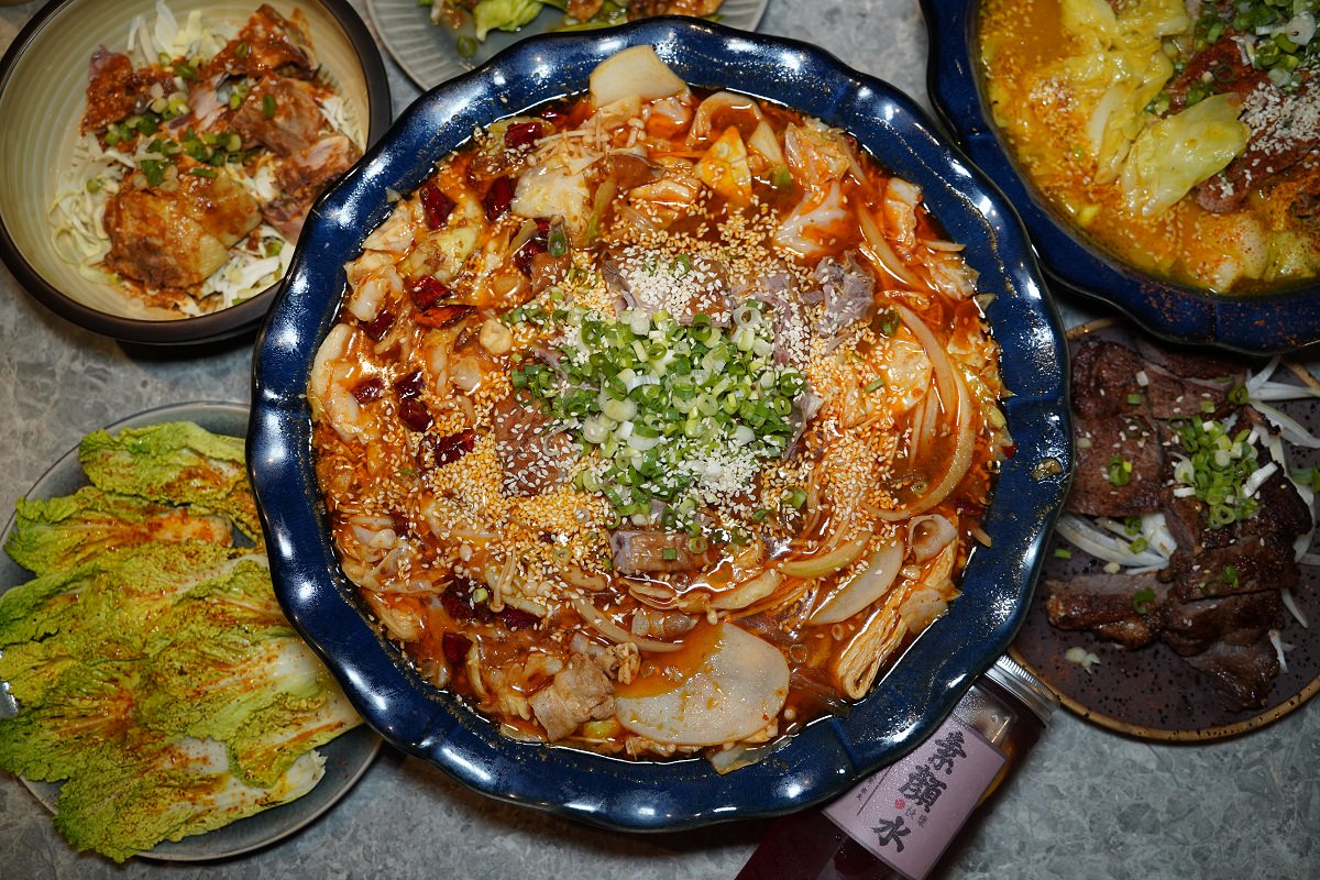 【台中中科美食餐廳推薦】四川成都特色小吃 來台中還在排酸菜魚？？這間冒菜你該試試 辛事小麻冒菜台中中科店
