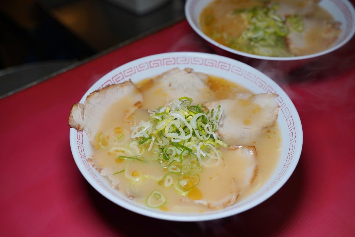 【大阪拉麵推薦】大阪在地拉麵老店創立於1982年 大阪限定美味唯一立食分店 金龍拉麵御堂筋店