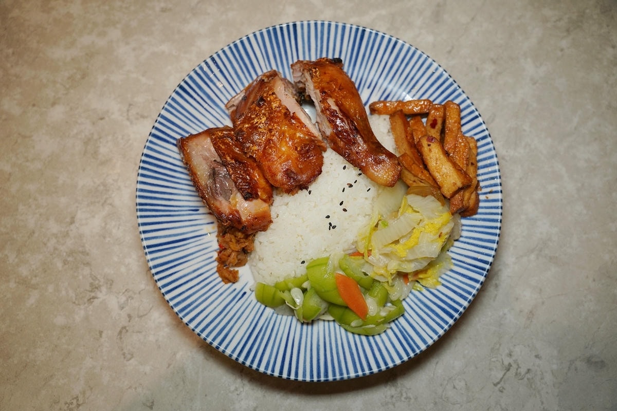 【品嚐悅精緻飯食】林口超人氣便當店 林口三井OUTLET花磚時尚平價簡餐 桶仔雞等級烤雞腿