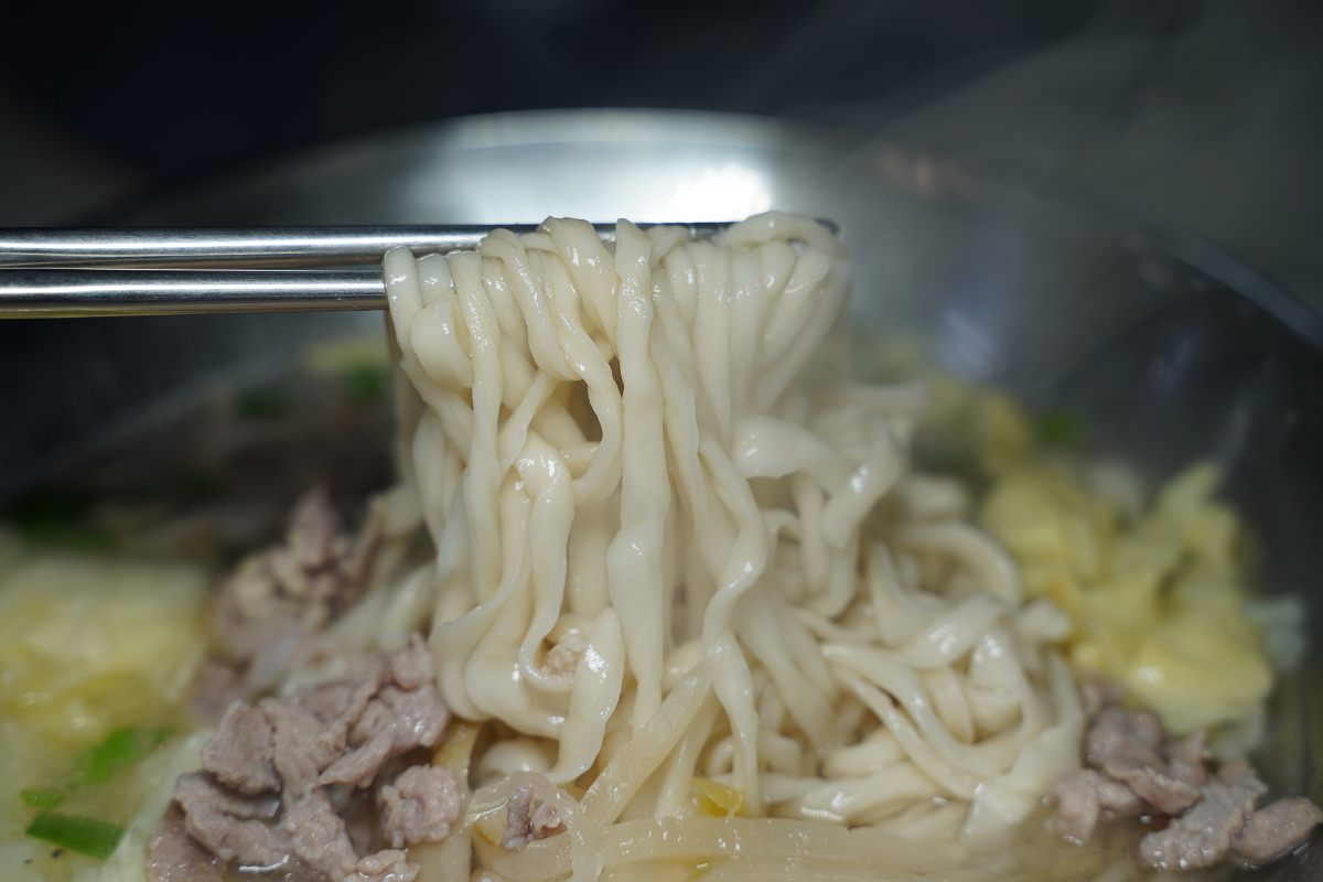 【內壢水餃推薦】內壢忠孝路人氣老店 平價美食牛肉捲餅必點 一畝田拉麵水餃
