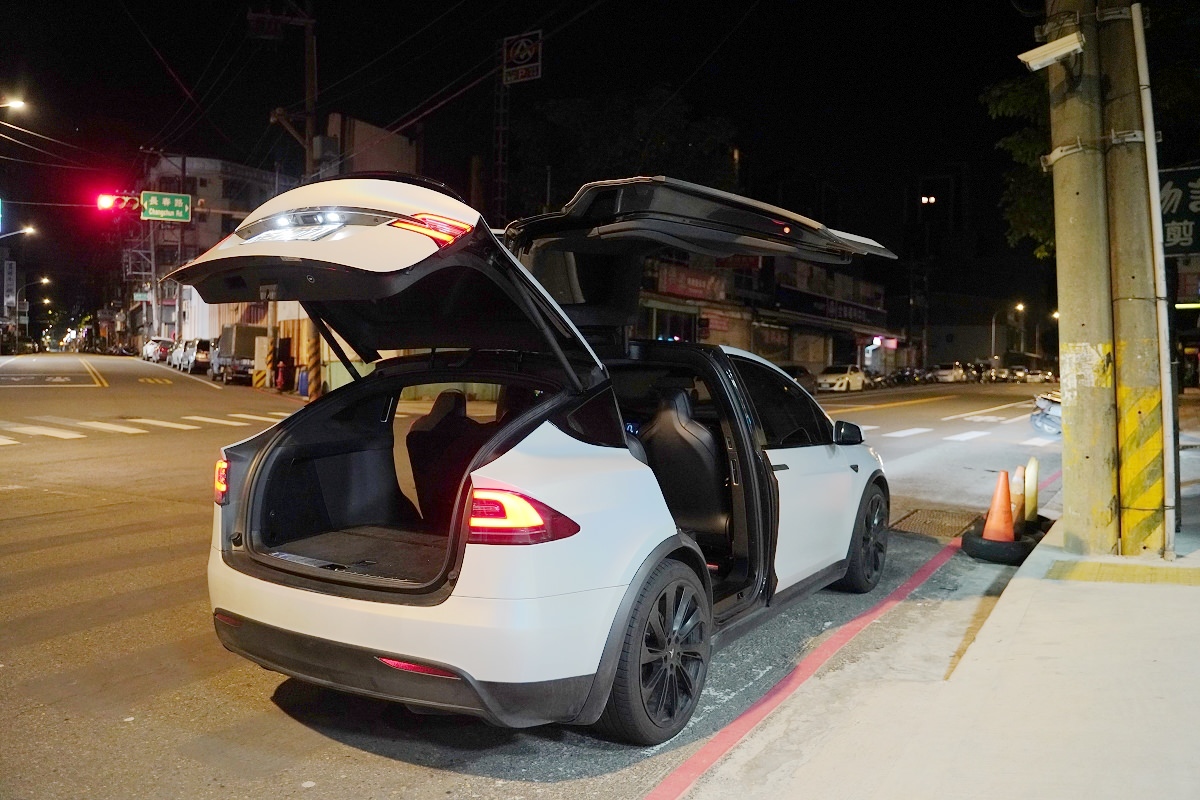 【機場接送推薦】全特斯拉車系出行服務 Model X 鷗翼車門超晴【特斯拉出行 Tesla Express】
