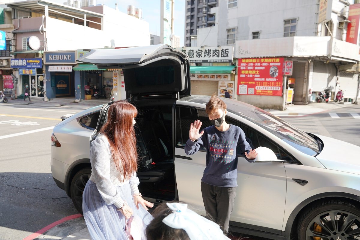 【機場接送推薦】全特斯拉車系出行服務 Model X 鷗翼車門超晴【特斯拉出行 Tesla Express】
