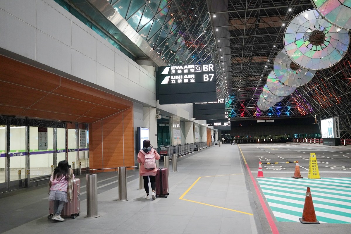 【長榮航空飛日本大阪心得分享】長榮航空 EVA Air BR178 飛大阪 機場環境心得介紹 - 第2張圖 【長榮航空飛日本大阪心得分享】長榮航空 EVA Air BR178 飛大阪 機場環境心得介紹