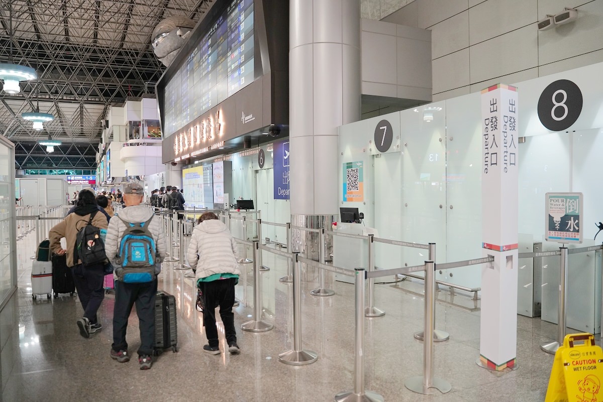 【長榮航空飛日本大阪心得分享】長榮航空 EVA Air BR178 飛大阪 機場環境心得介紹 - 第12張圖 【長榮航空飛日本大阪心得分享】長榮航空 EVA Air BR178 飛大阪 機場環境心得介紹