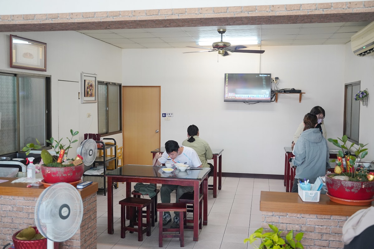 【宏伯火雞肉飯】台南善化小吃推薦 在地老字號美食好選擇 美味必點火雞肉飯/火雞尾切盤 - 第3張圖 【宏伯火雞肉飯】台南善化小吃推薦 在地老字號美食好選擇 美味必點火雞肉飯/火雞尾切盤