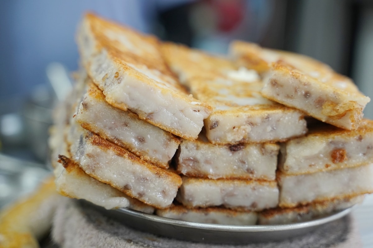 【王家菜頭粿糯米腸】台中第二市場排隊美食 台中舊城區超人氣在地小吃 點1號餐大全套才對味