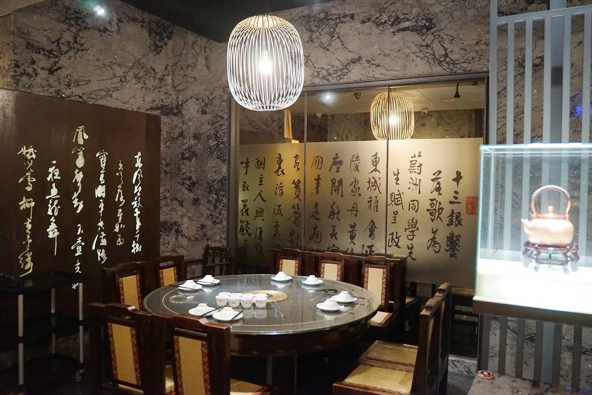【平鎮麻辣鍋推薦】特香麻辣東北酸菜鴛鴦鍋 麻辣鴨血豆腐免費無限續加 華川宴麻辣鴛鴦鍋平鎮總店 - 第3張圖 【平鎮麻辣鍋推薦】特香麻辣東北酸菜鴛鴦鍋 麻辣鴨血豆腐免費無限續加 華川宴麻辣鴛鴦鍋平鎮總店