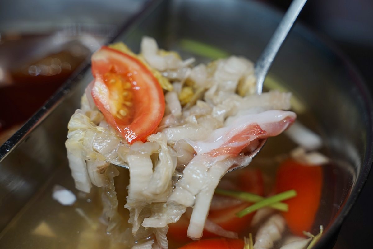 【平鎮麻辣鍋推薦】特香麻辣東北酸菜鴛鴦鍋 麻辣鴨血豆腐免費無限續加 華川宴麻辣鴛鴦鍋平鎮總店 - 第10張圖 【平鎮麻辣鍋推薦】特香麻辣東北酸菜鴛鴦鍋 麻辣鴨血豆腐免費無限續加 華川宴麻辣鴛鴦鍋平鎮總店