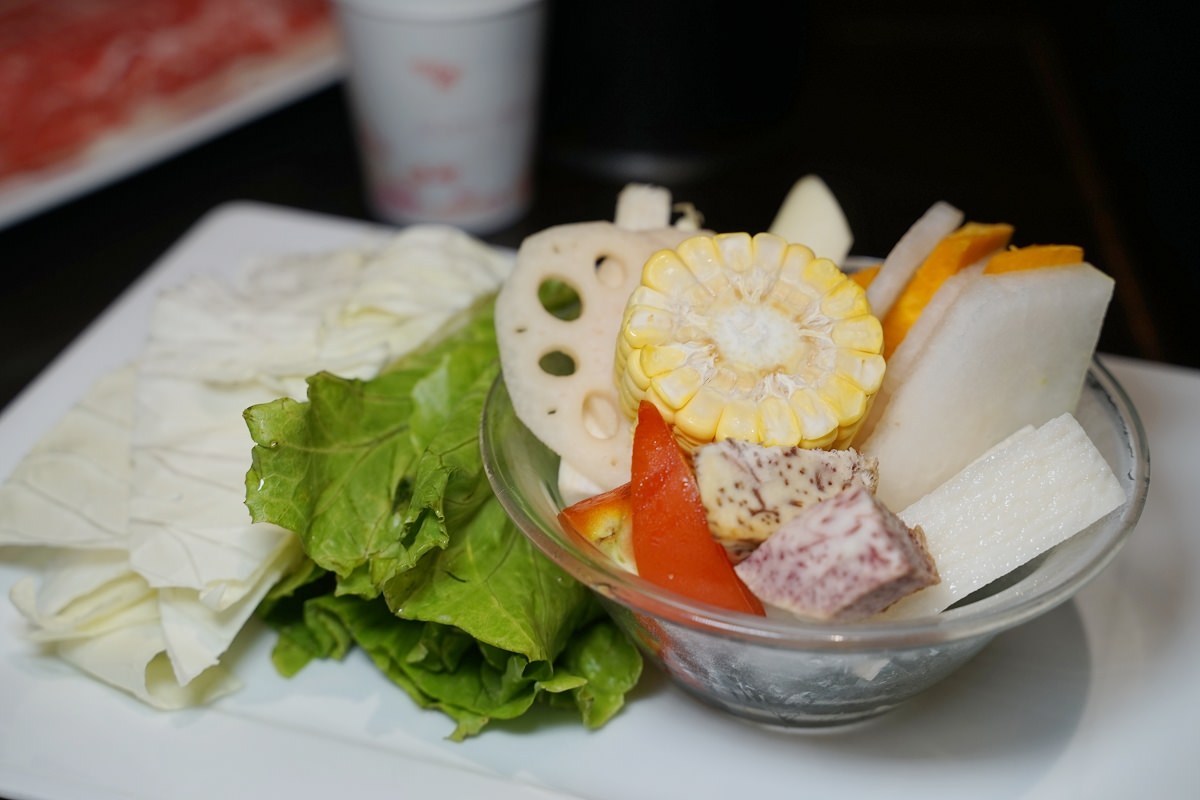 【平鎮麻辣鍋推薦】特香麻辣東北酸菜鴛鴦鍋 麻辣鴨血豆腐免費無限續加 華川宴麻辣鴛鴦鍋平鎮總店 - 第16張圖 【平鎮麻辣鍋推薦】特香麻辣東北酸菜鴛鴦鍋 麻辣鴨血豆腐免費無限續加 華川宴麻辣鴛鴦鍋平鎮總店