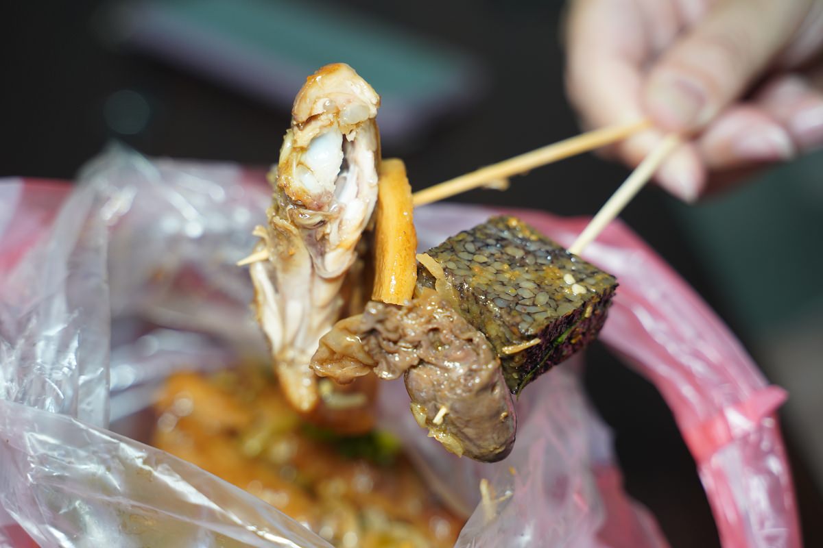 【臨江街觀光夜市美食推薦】創立於1965年在地60年歷史 米其林美食評鑑必比登推薦 梁記滷味