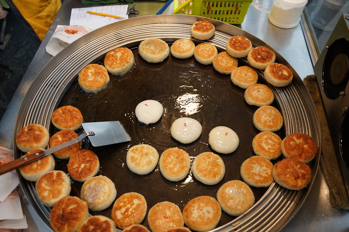 【北投市場小吃推薦】北投平價小吃好選擇 爆汁餡餅美味必吃 老家餡餅北投店