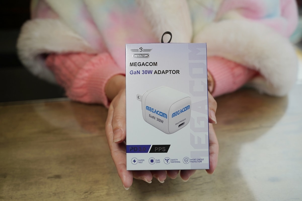 【MEGACOM GaN 快充充電座/MEGACOM行動電源】酷炫外型 電競狂熱者送禮首選 - 第3張圖 【MEGACOM GaN 快充充電座/MEGACOM行動電源】酷炫外型 電競狂熱者送禮首選