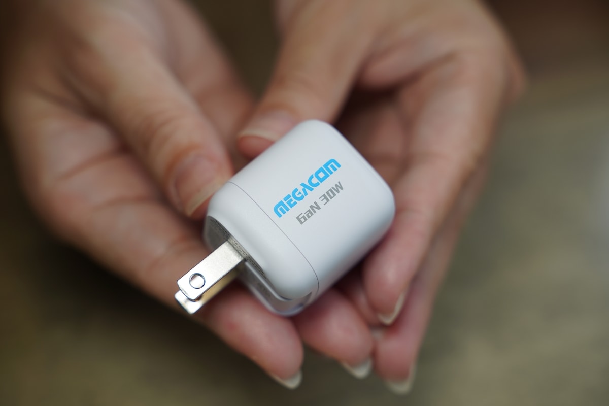 【MEGACOM GaN 快充充電座/MEGACOM行動電源】酷炫外型 電競狂熱者送禮首選 - 第4張圖 【MEGACOM GaN 快充充電座/MEGACOM行動電源】酷炫外型 電競狂熱者送禮首選