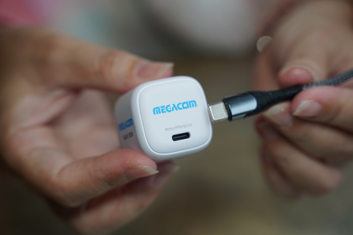 【MEGACOM GaN 快充充電座/MEGACOM行動電源】酷炫外型 電競狂熱者送禮首選 - 第6張圖 【MEGACOM GaN 快充充電座/MEGACOM行動電源】酷炫外型 電競狂熱者送禮首選