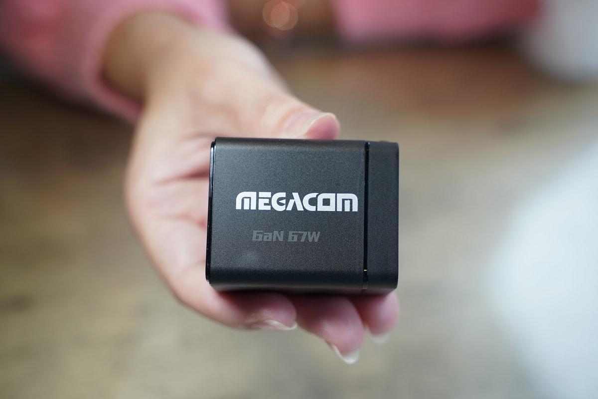【MEGACOM GaN 快充充電座/MEGACOM行動電源】酷炫外型 電競狂熱者送禮首選 - 第8張圖 【MEGACOM GaN 快充充電座/MEGACOM行動電源】酷炫外型 電競狂熱者送禮首選