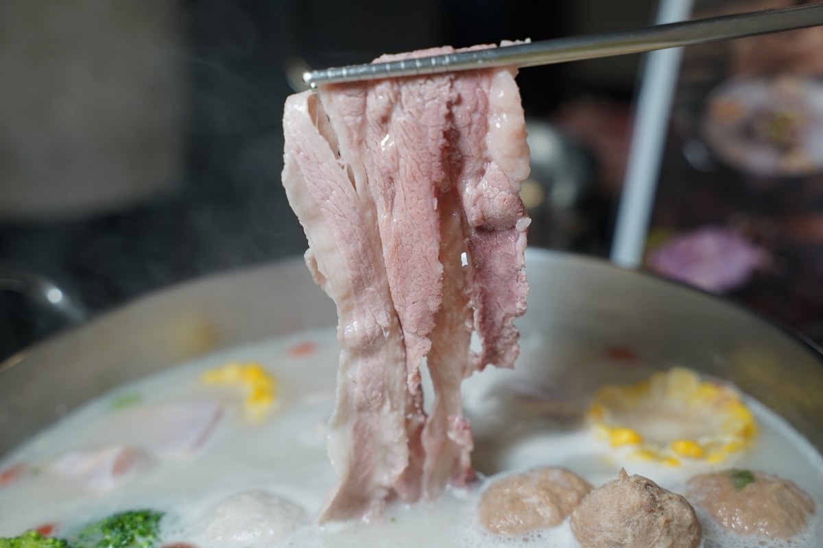 【松山火鍋推薦】招牌胡椒豬肚雞鍋免費無限加湯 饒河觀光夜市聚餐好選擇 蘇記嘀兜雞松山八德店