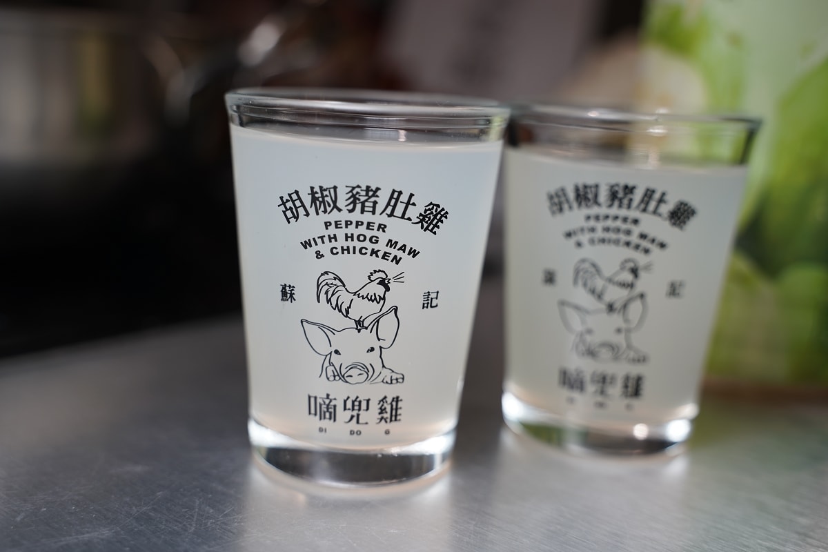 【松山火鍋推薦】招牌胡椒豬肚雞鍋免費無限加湯 饒河觀光夜市聚餐好選擇 蘇記嘀兜雞松山八德店