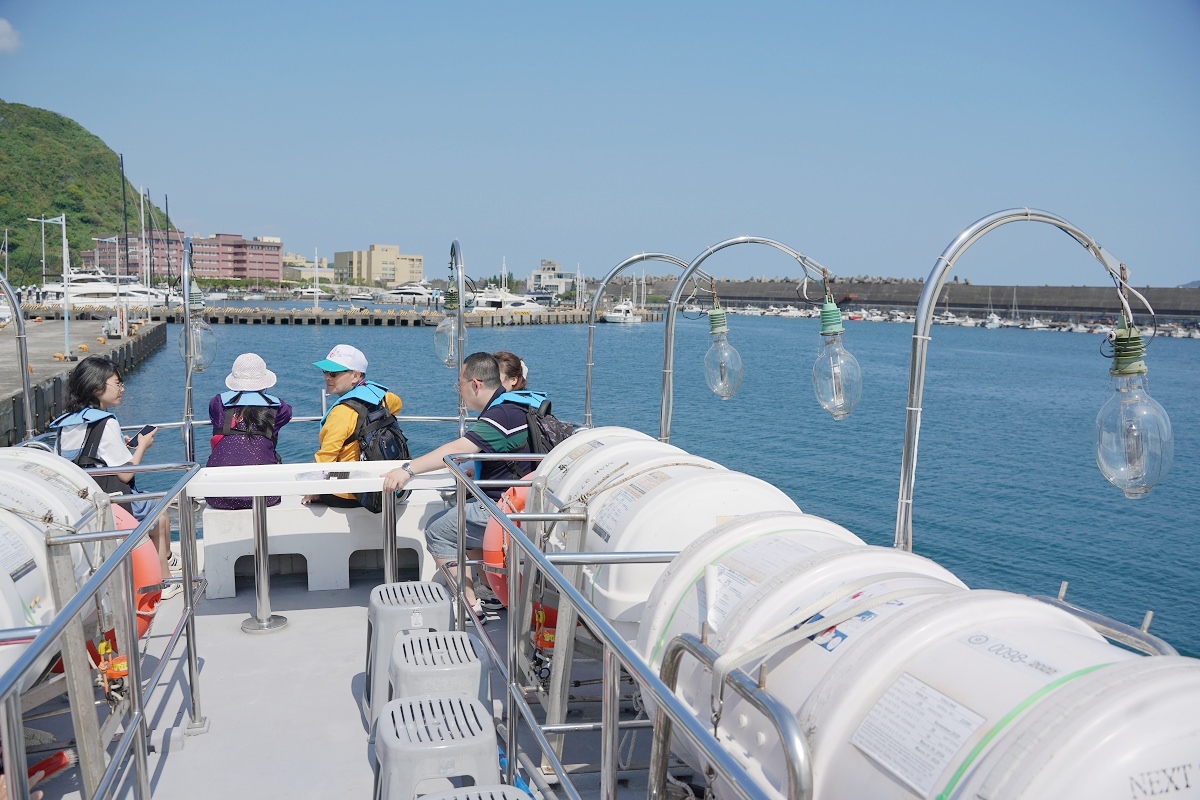 【基隆嶼登島行程推薦】基隆嶼三合一遊程：平面環海步道+燈塔步道+繞島 晉龍號觀光海釣遊艇船隊