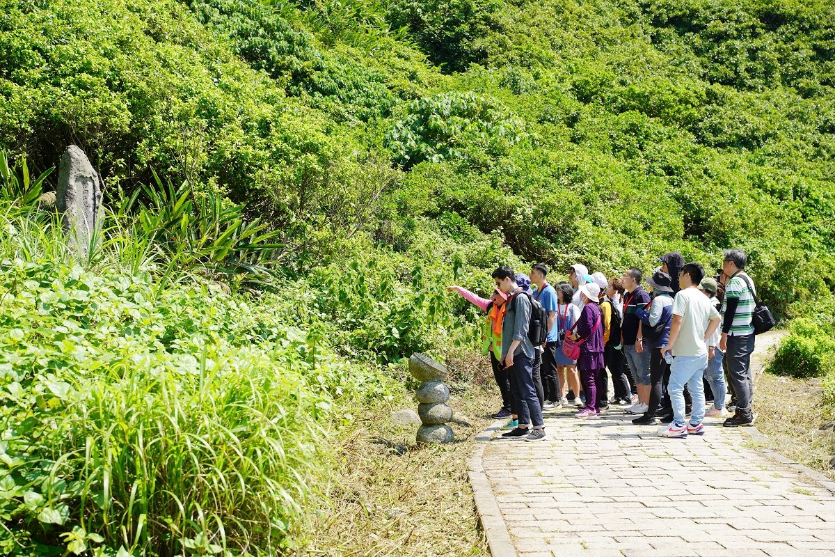 【基隆嶼登島行程推薦】基隆嶼三合一遊程：平面環海步道+燈塔步道+繞島 晉龍號觀光海釣遊艇船隊