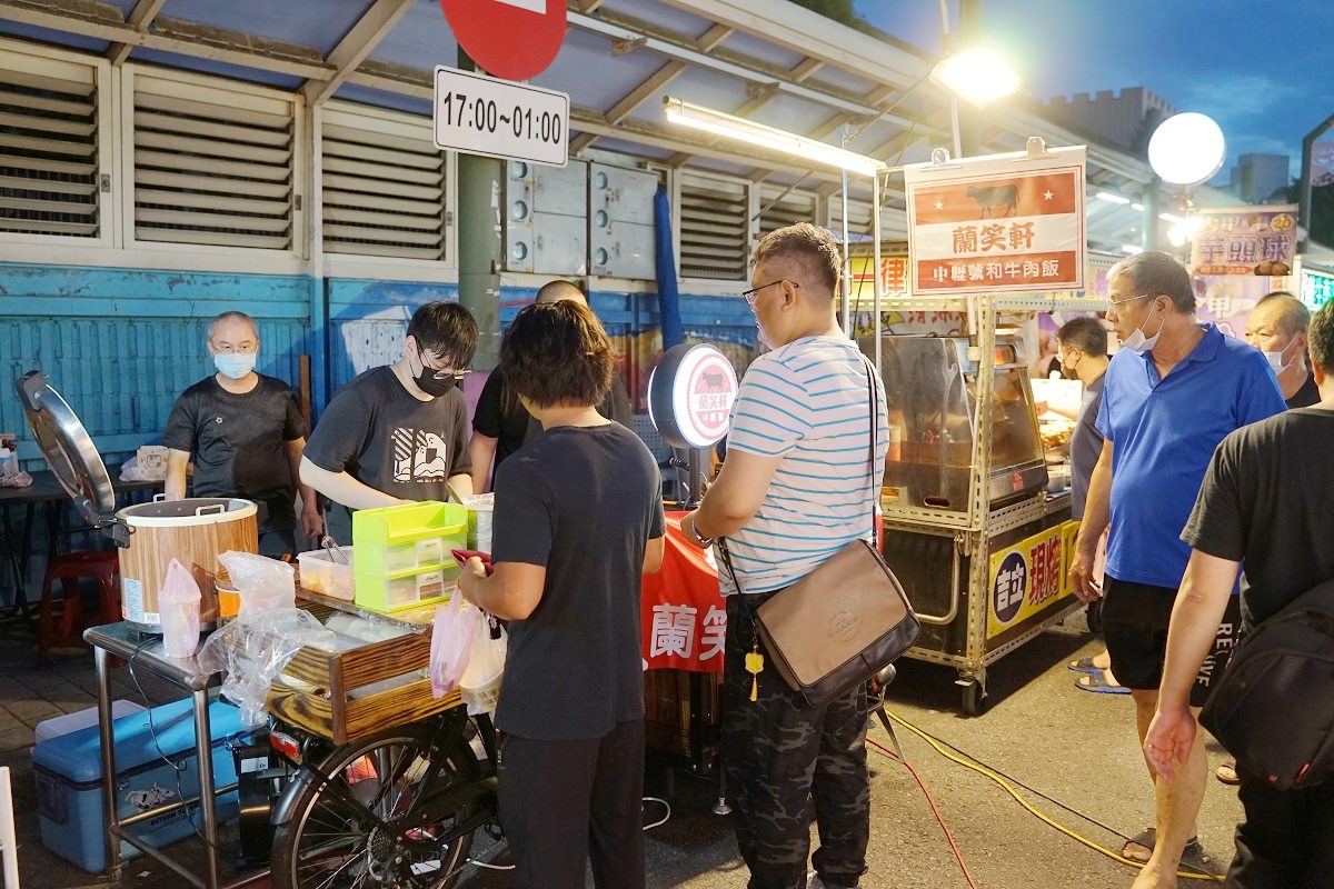 【中壢夜市美食推薦】全台10大深夜宵夜攤車插旗中壢觀光夜市 中壢最強和牛肉飯 蘭笑軒和牛肉飯中壢號
