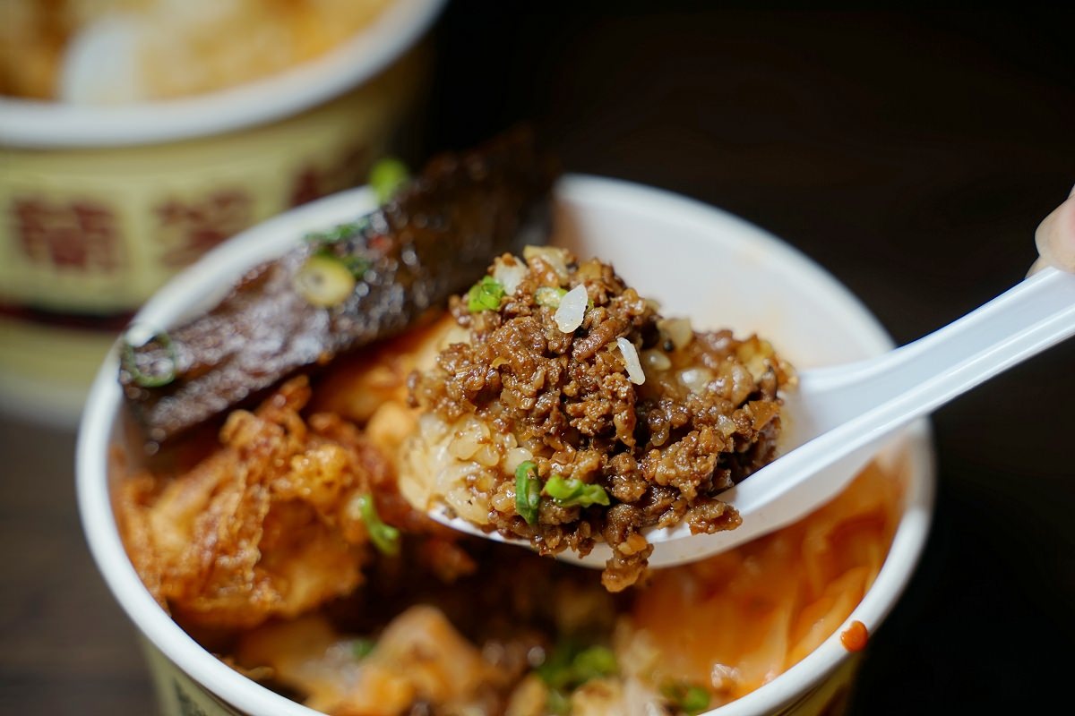 【中壢夜市美食推薦】全台10大深夜宵夜攤車插旗中壢觀光夜市 中壢最強和牛肉飯 蘭笑軒和牛肉飯中壢號