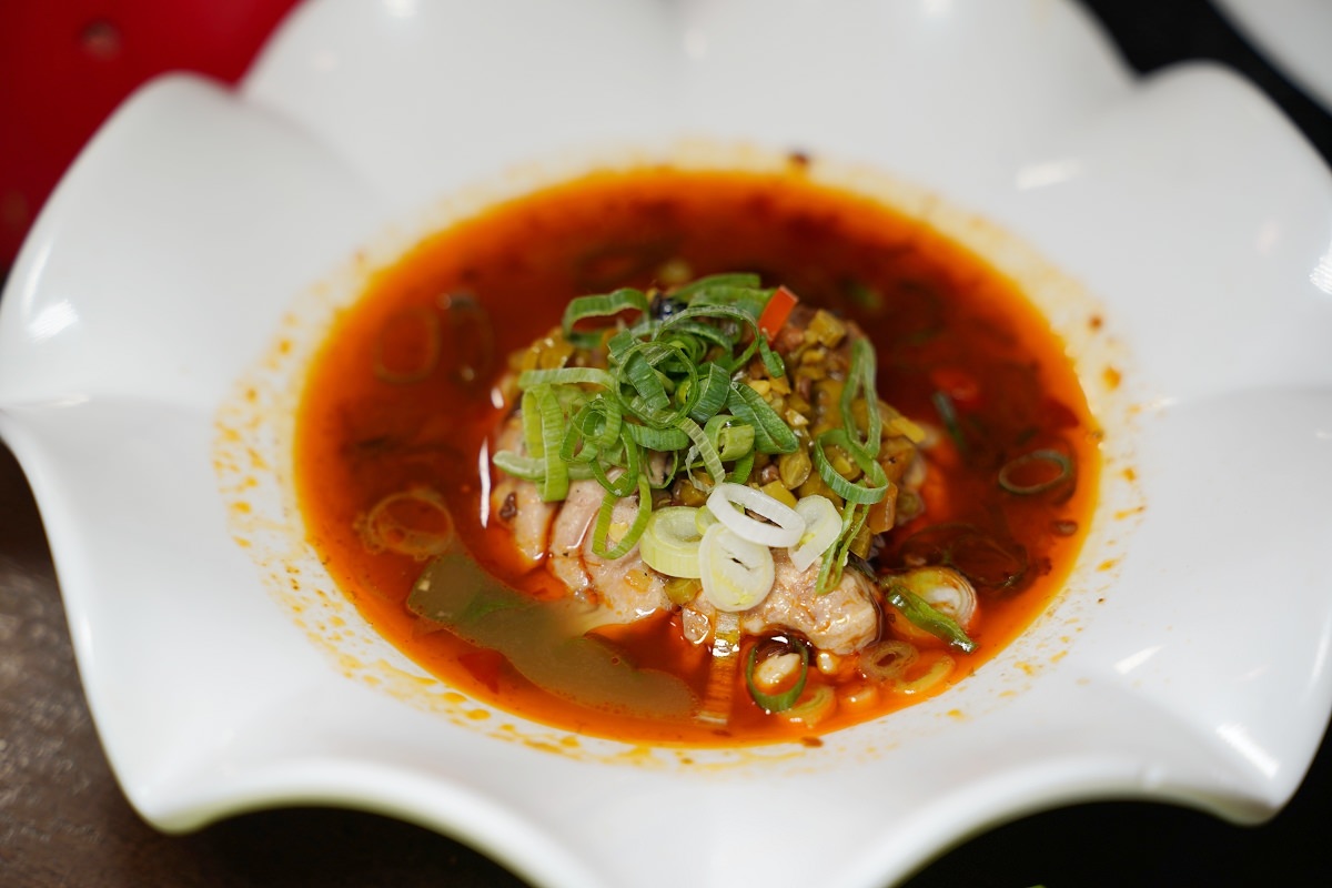 【台北麻辣火鍋推薦】正宗四川麻辣牛油全紅鍋 2023美食在台北鍋際大賞TOP5 小膳香成都麻辣火鍋