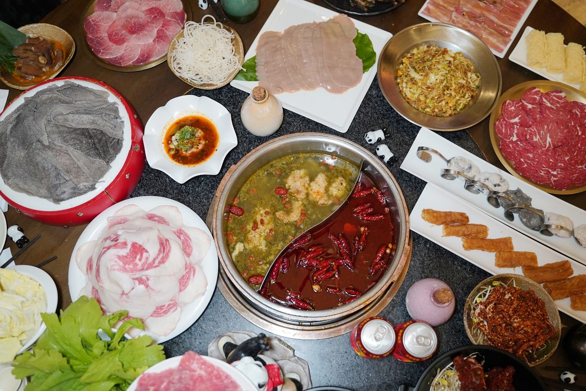【台北麻辣火鍋推薦】正宗四川麻辣牛油全紅鍋 2023美食在台北鍋際大賞TOP5 小膳香成都麻辣火鍋