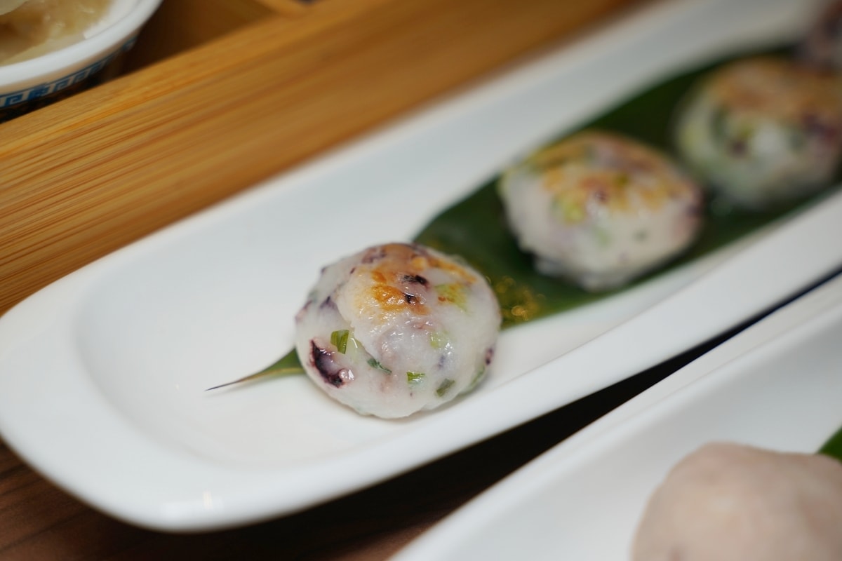 【狸小路燒肉專賣店基隆廟口店】上海溫麻辣/雞白老火湯鴛鴦鍋新上市 不必買機票彷彿置身北海道