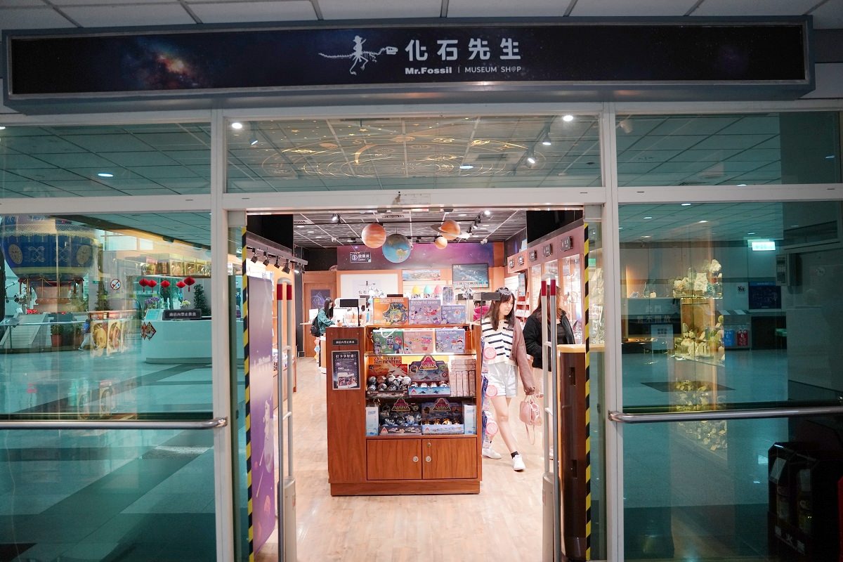 【台北親子室內景點推薦】台灣第一個天文教育機構 宇宙探險軌道車必玩 臺北市立天文科學教育館