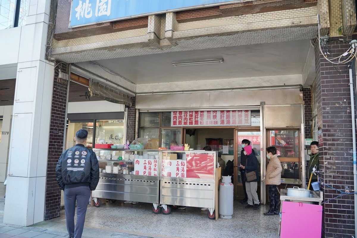 【藝文特區平價小吃推薦】桃園中正路無招牌小吃店 早午餐限定藝文特區排隊美食 貨運小吃