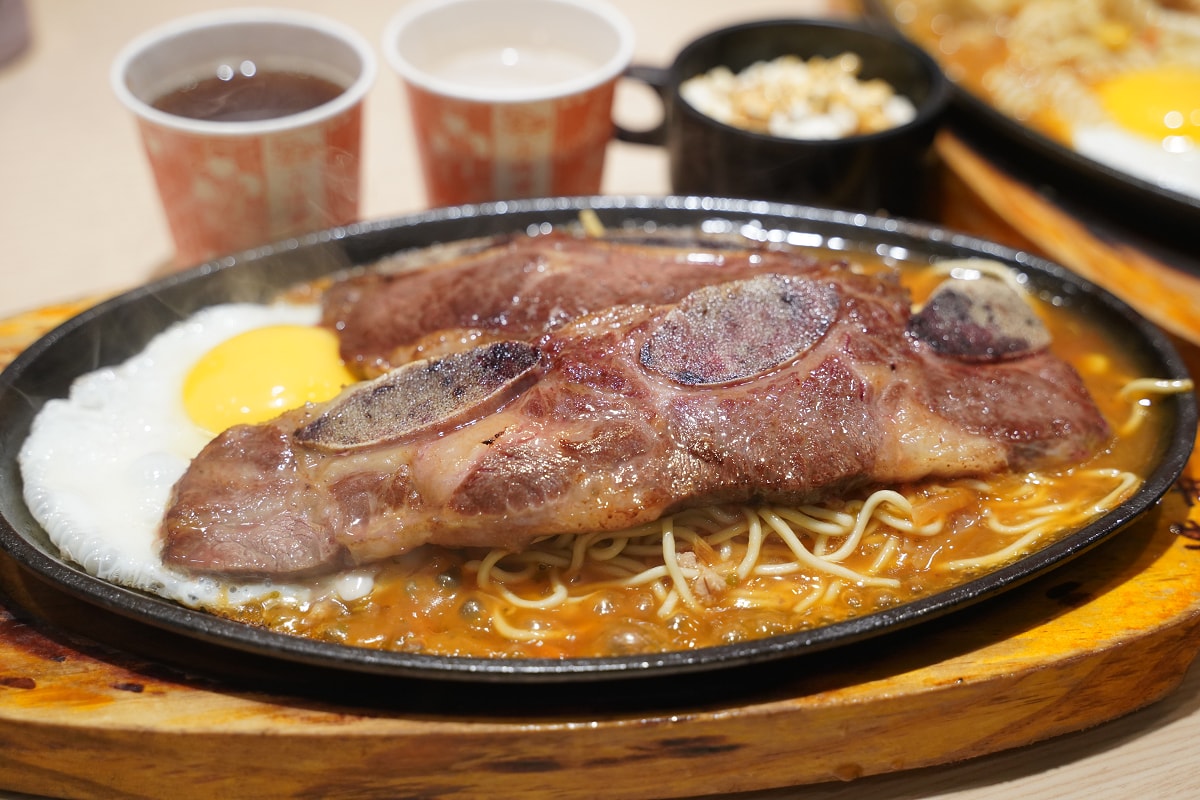 【小時厚牛排桃園中壢店】中壢牛排館推薦 平價高品質百分之百原肉 豐富自助吧無限量供應吃到飽